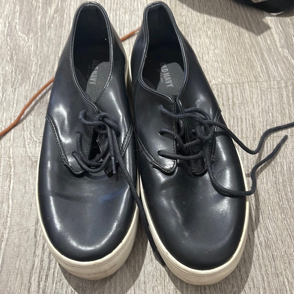 Platform sneakers